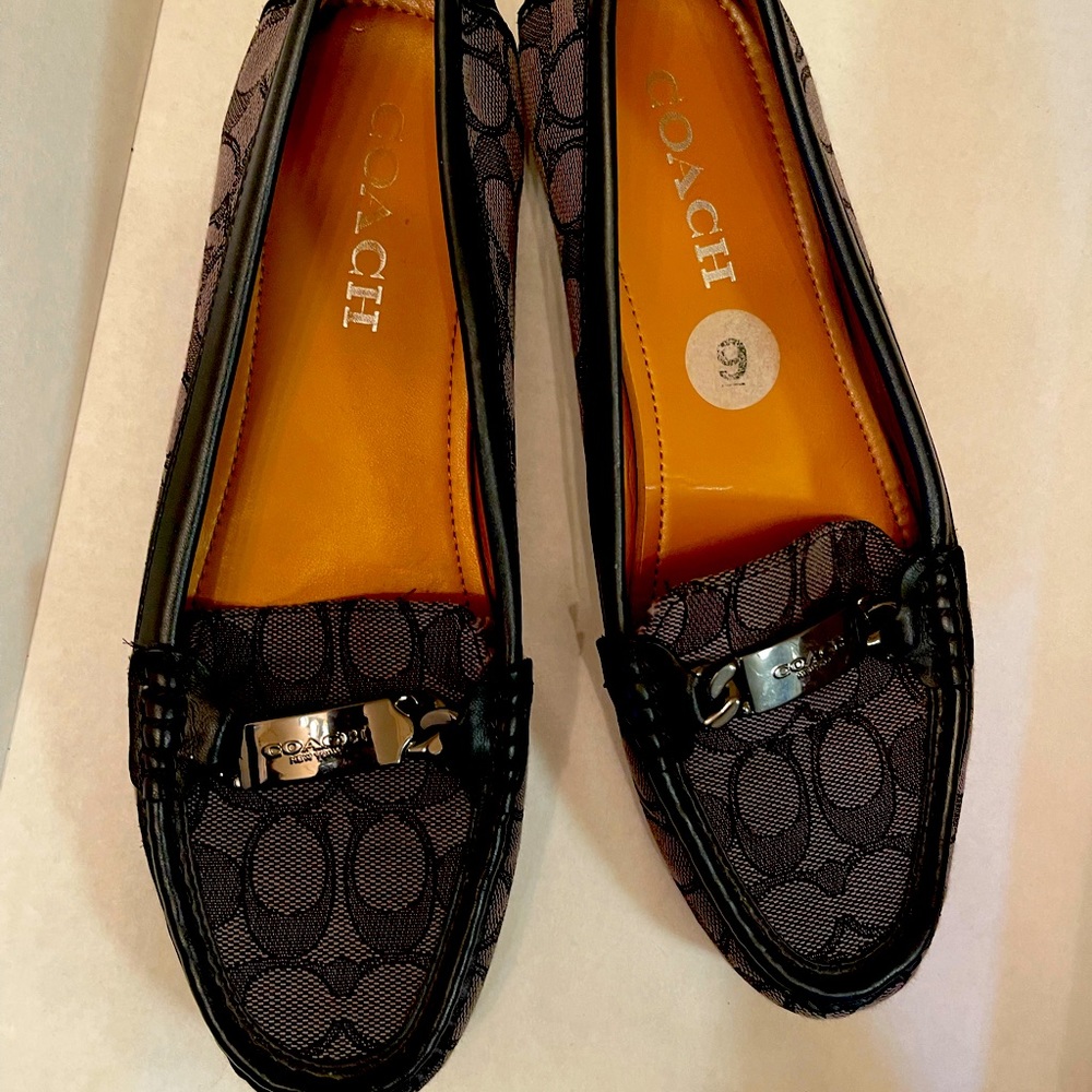 Authentic Coach shoes, size 9 womenswear